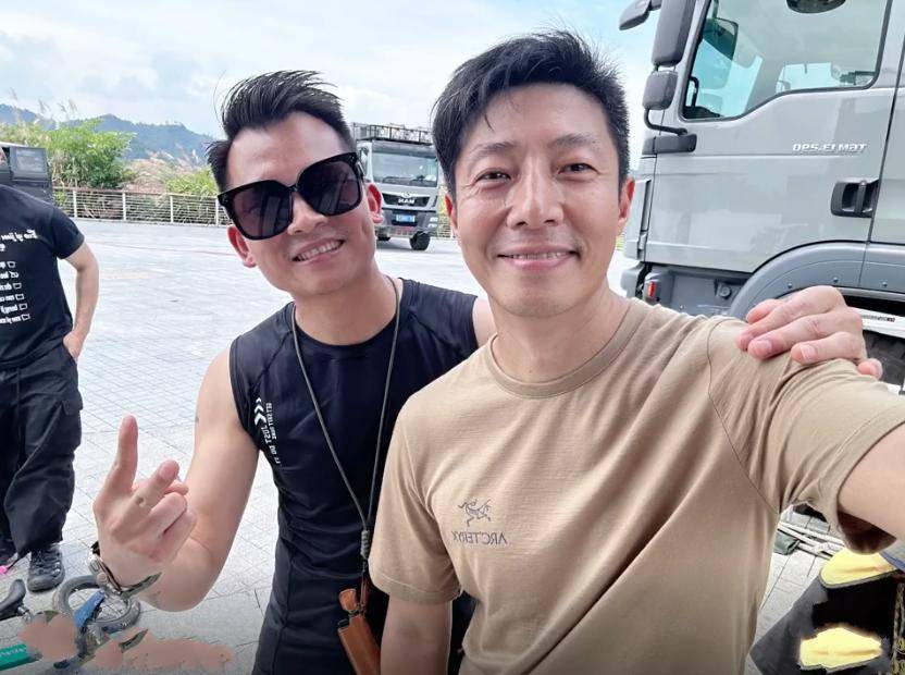 房车千岛湖露营;网友:像卡车一样带劲冰球突破豪华版撒贝宁一家四口开豪华(图11) 房车千岛湖露营;网友:像卡车一样带劲冰球突破豪华版撒贝宁一家四口开豪华(图11)